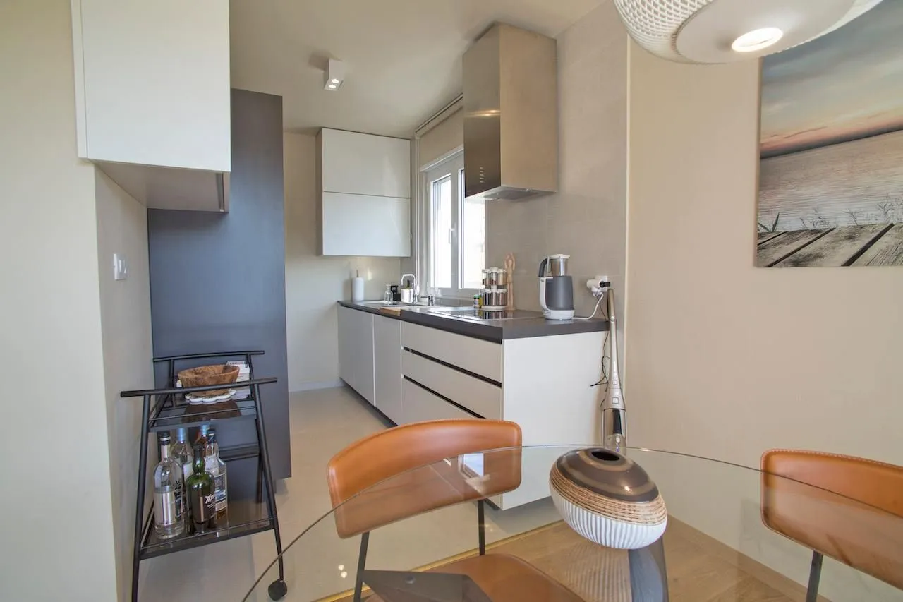 Prodaja, dvosoban stan, 64m², Pod Kuk, Tivat