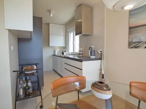 Prodaja, dvosoban stan, 64m², Pod Kuk, Tivat - image 3