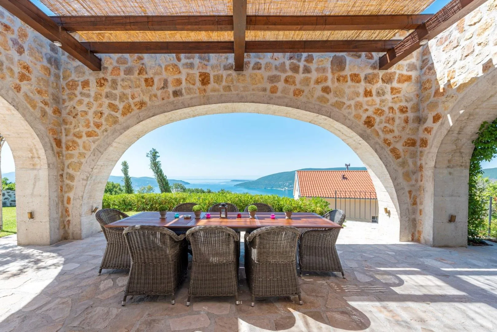 Prodaja, četvorosoban stan, 2000m², Trebešin, Herceg Novi