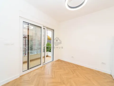 Izdavanje, poslovni prostor, 62m², Centar, Podgorica - image 7