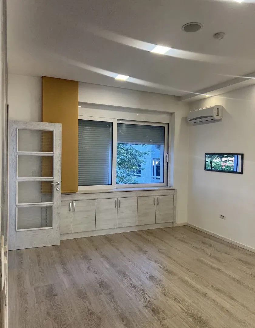 Rent, office space, 75m², Centar, Podgorica