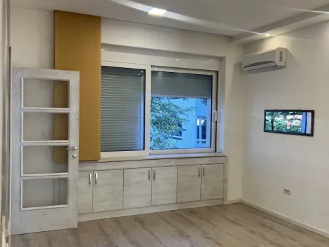 Rent, office space, 75m², Centar, Podgorica - image 3