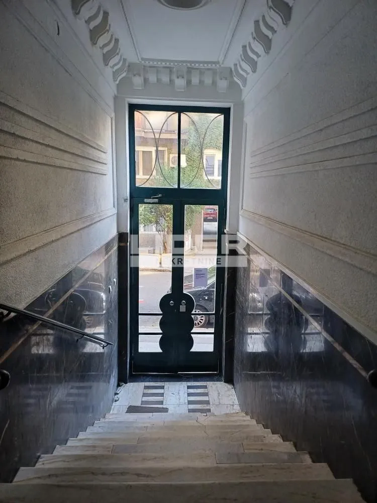 Rent, four bedroom apartment, 100m², Stari Grad, Beograd