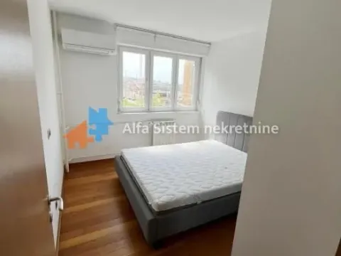 Izdavanje, četvorosoban stan, 80m², Savski Venac, Beograd - image 11