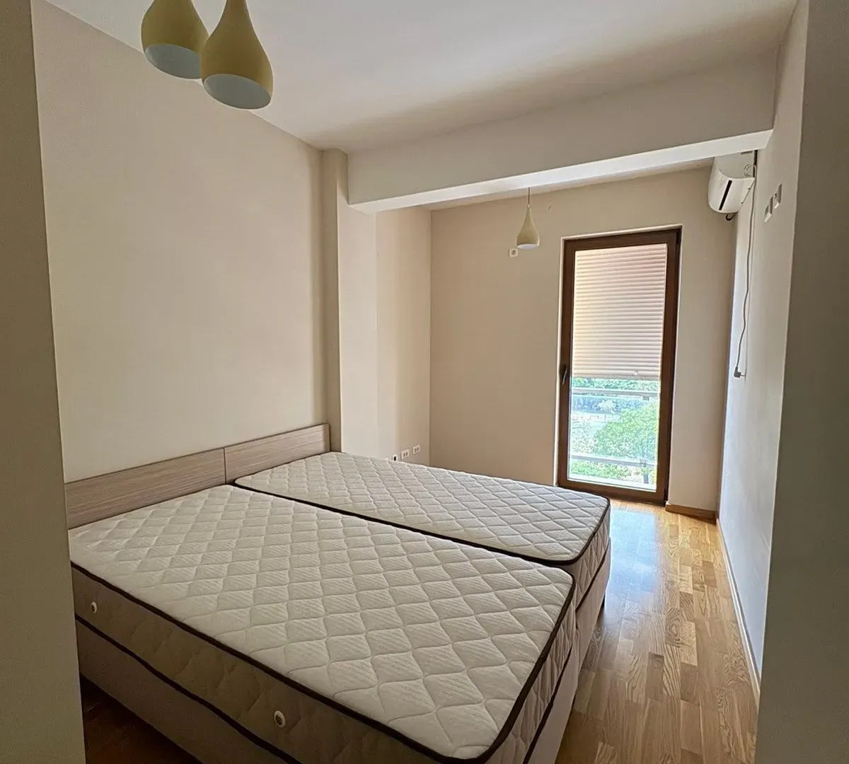 Izdavanje, trosoban stan, 95m², Blok 5, Podgorica