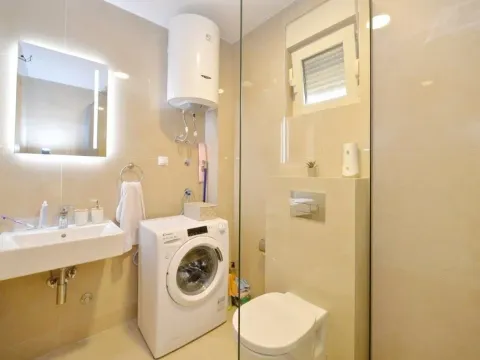 Daily-rent, two bedroom apartment, 60m², Budva okolina, Budva - image 8