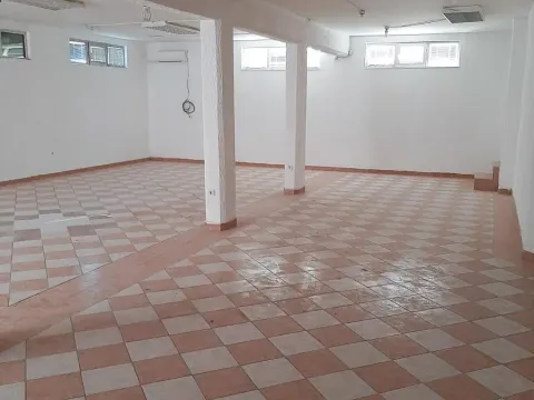 Izdavanje, poslovni prostor, 310m², Zagorič, Podgorica - image 6