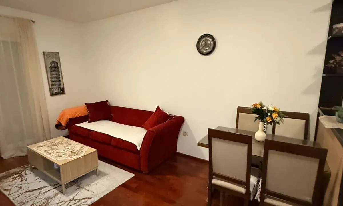Izdavanje, jednosoban stan, 40m², Stari Aerodrom, Podgorica
