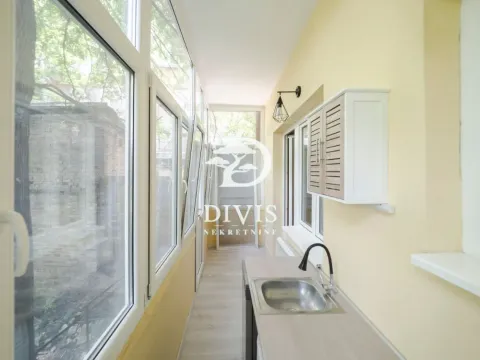 Prodaja, četvorosoban stan, 65m², Skadarlija, Beograd - image 12
