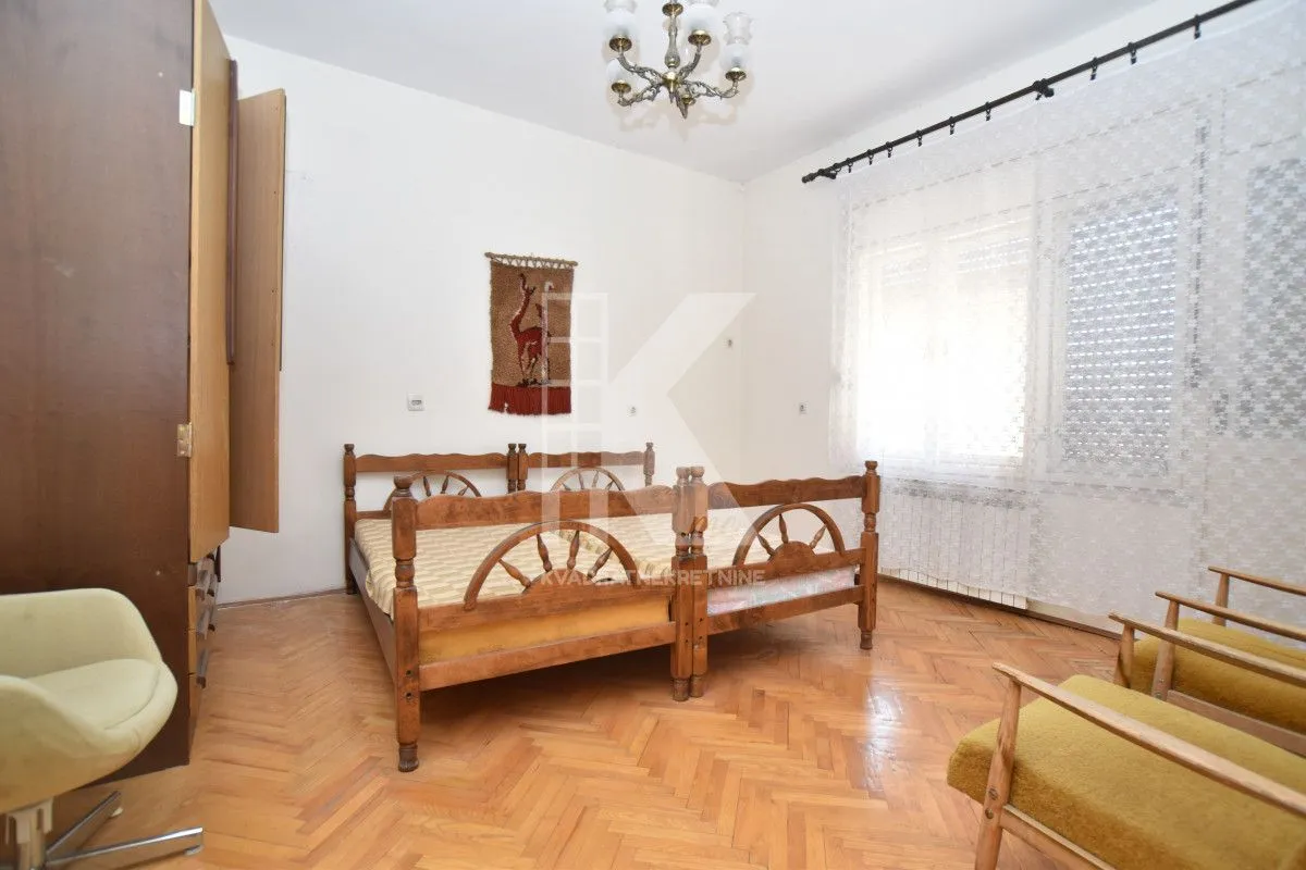 Sale, house, 240m², Dahna, Podgorica