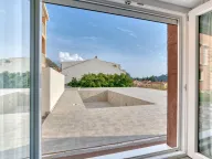 Izdavanje, dvosoban stan, 60m², Petrovac, Budva - image 20