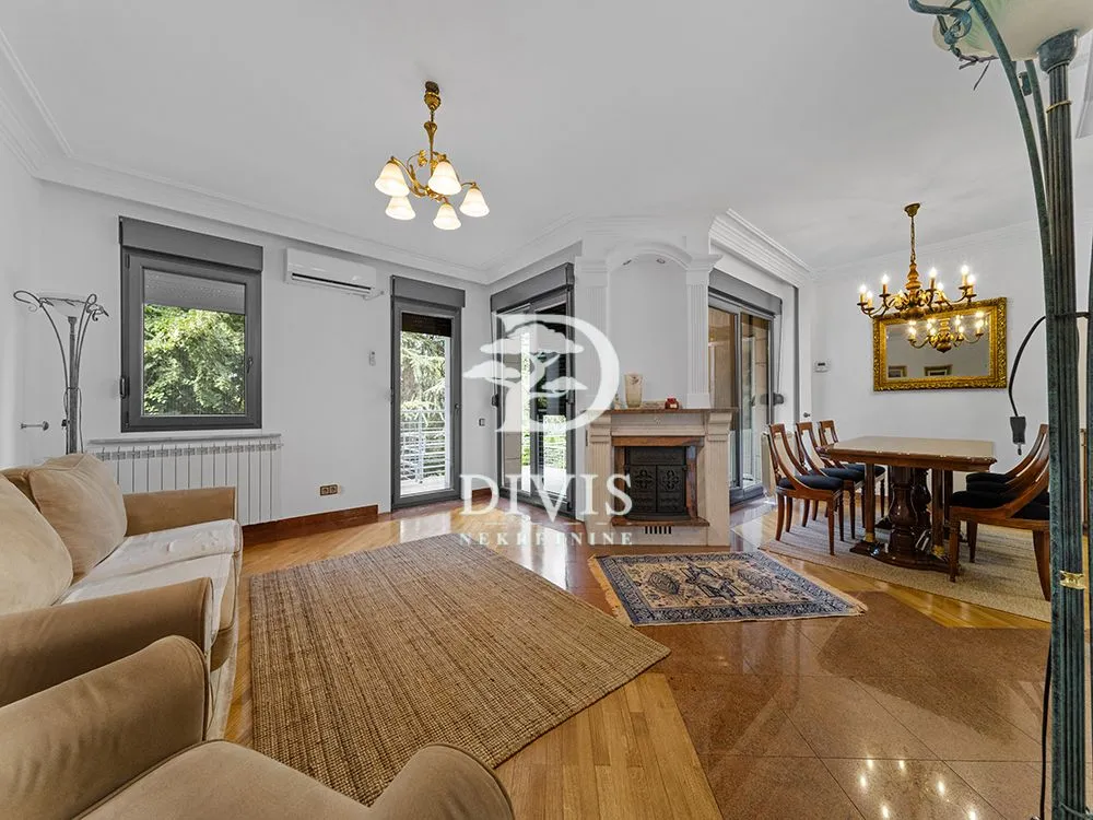 Izdavanje, kuća, 111m², Dedinje Sve Podlokacije, Beograd