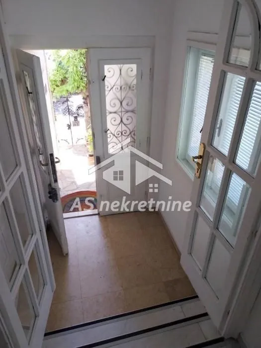 Rent, house, 260m², Neimar, Vračar Sve Podlokacije