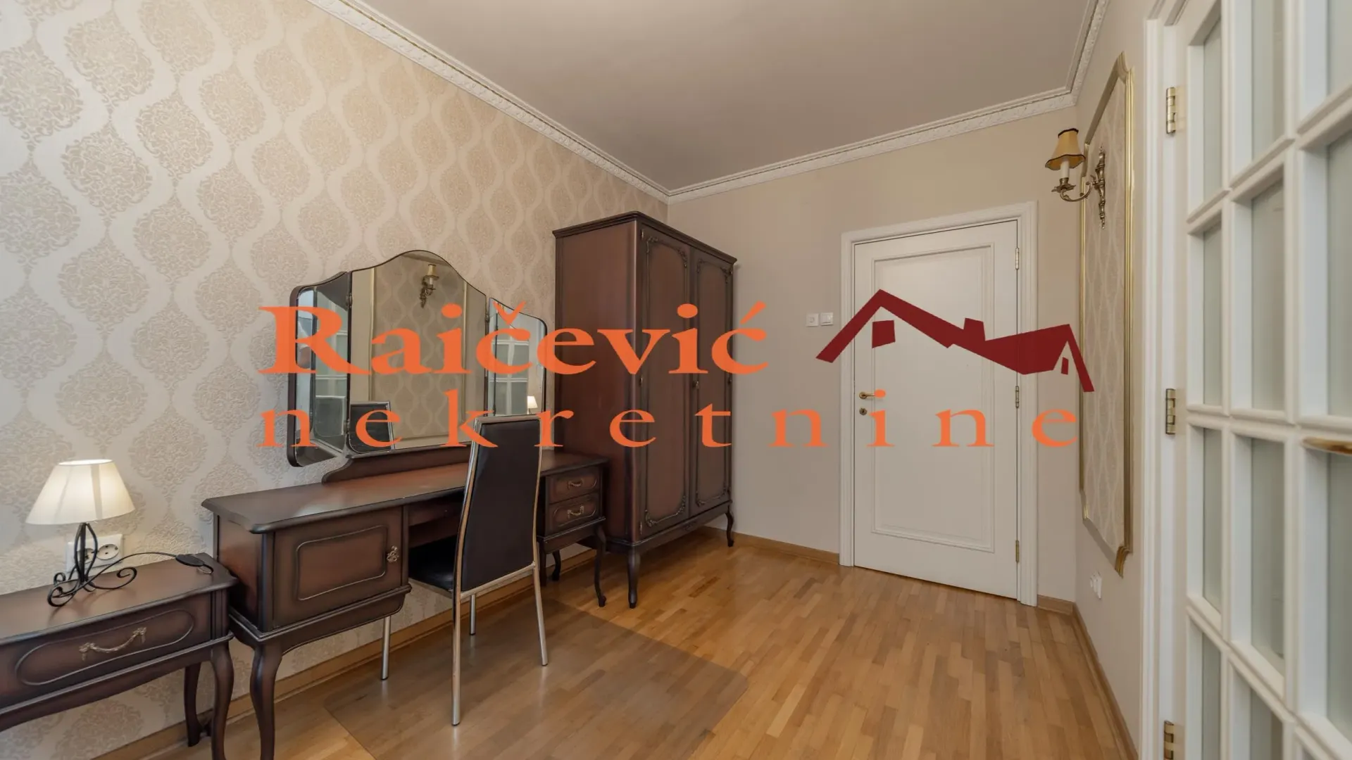 Prodaja, dvosoban stan, 62m², Centar, Stara Pazova