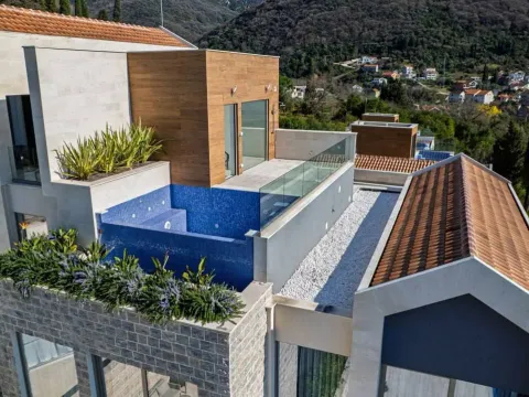 Prodaja, dvosoban stan, 240m², Centar, Tivat - image 8