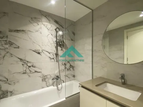 Izdavanje, trosoban stan, 82m², Savski Venac, Beograd - image 9