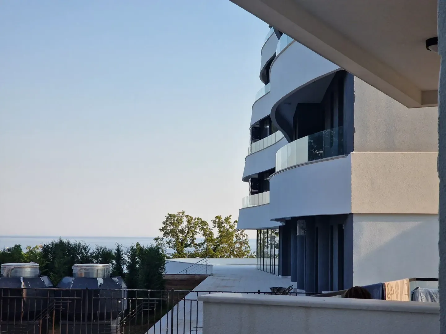 Izdavanje, jednosoban stan, 43m², Bečići, Budva
