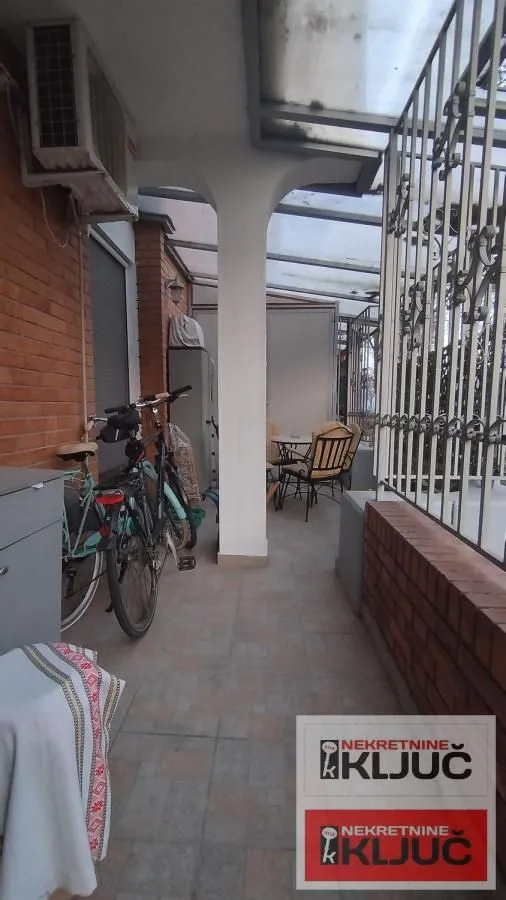 Prodaja, trosoban stan, 75m², Novo naselje, Novi Sad