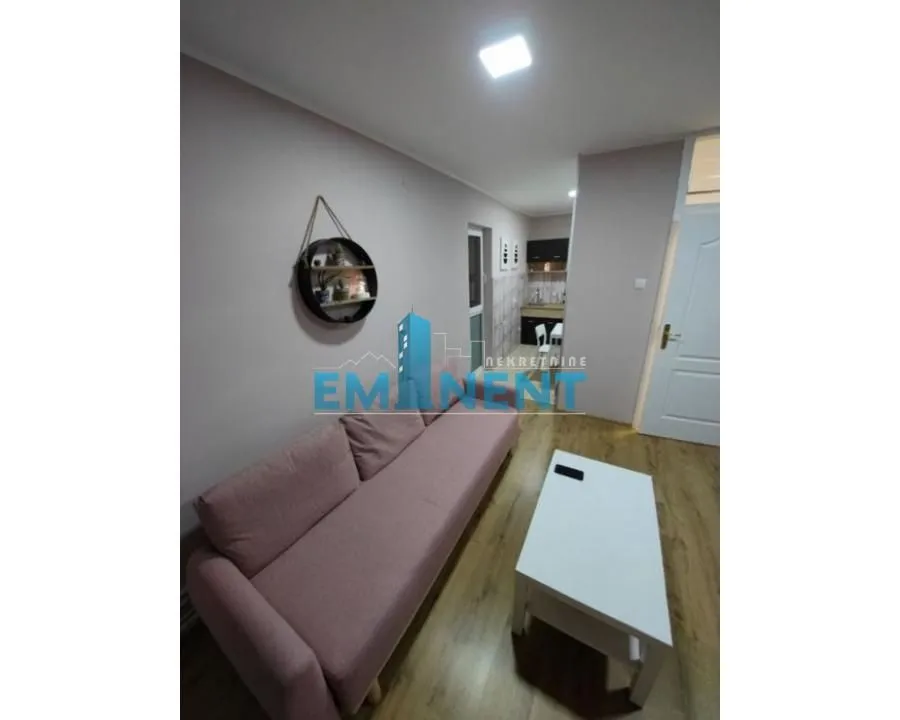Izdavanje, dvosoban stan, 59m², Savski Venac, Beograd