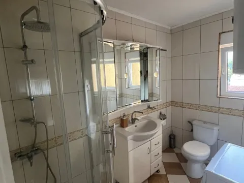 Izdavanje, jednosoban stan, 70m², Centar, Tivat - image 8