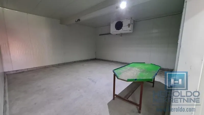 Sale, office space, 360m², Stropsko, Vranje