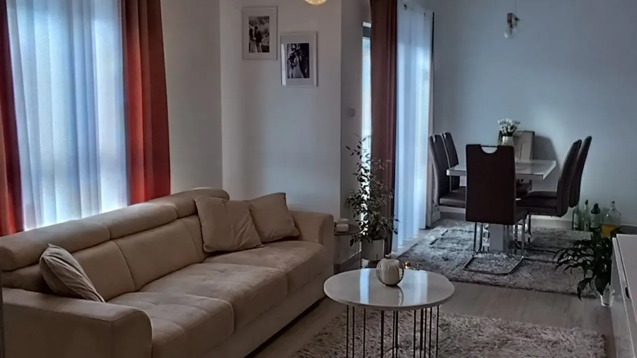 Izdavanje, jednosoban stan, 46m², Radanovići, Kotor