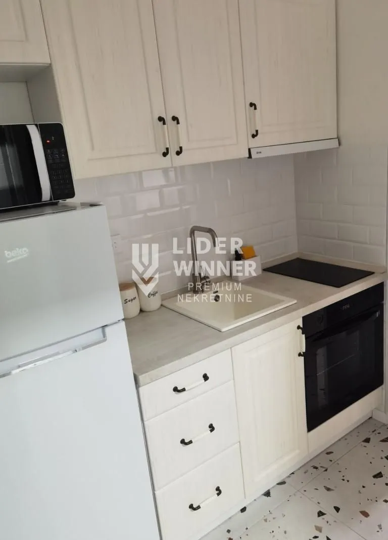 Izdavanje, jednosoban stan, 30m², Stari Grad, Beograd