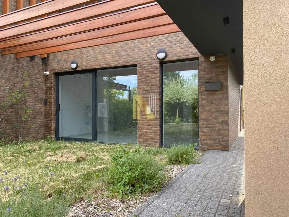 Prodaja, kuća, 181m², Sremska Kamenica, Petrovaradin