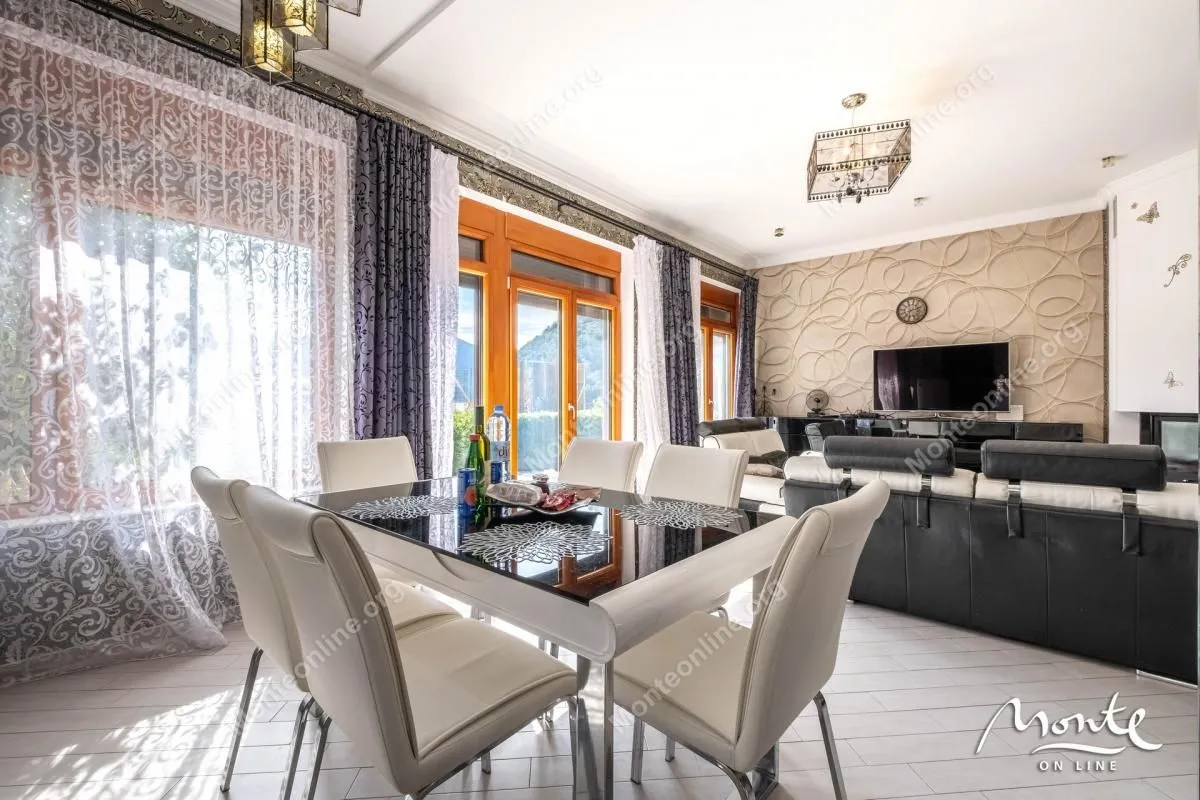 Sale, three bedroom apartment, 101m², Orahovac, Kotor