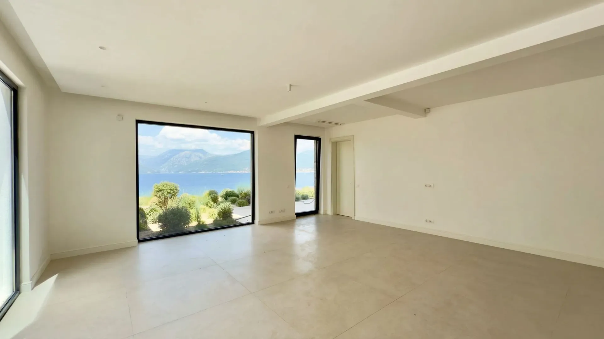 Prodaja, kuća, 350m², Krašići, Tivat