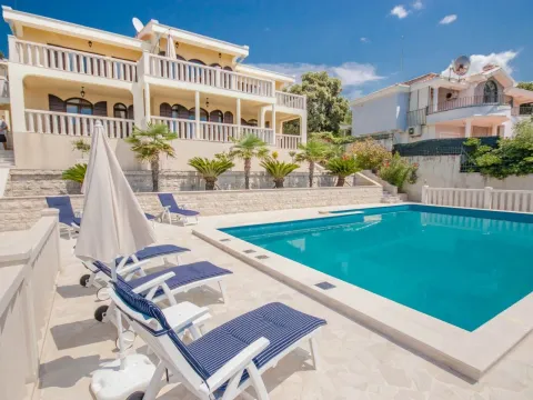 Sale, house, 524m², Utjeha, Bar - image 4