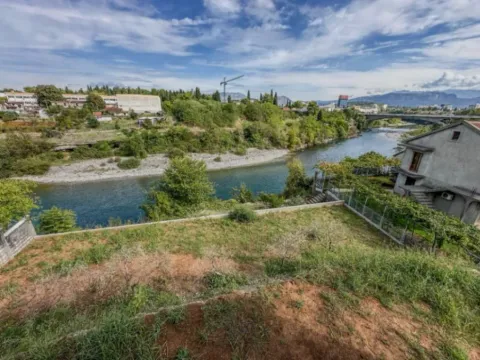 Sale, house, 343m², Obala Morače, Podgorica - image 13