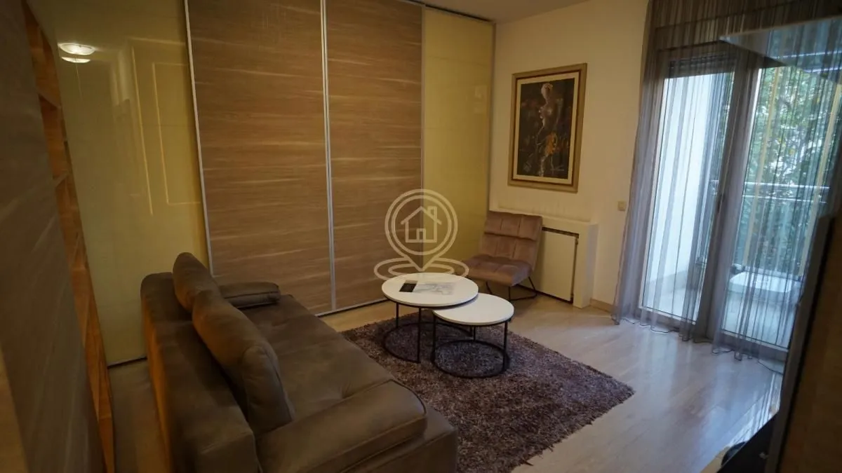 Izdavanje, jednosoban stan, 32m², Vračar Sve Podlokacije, Beograd