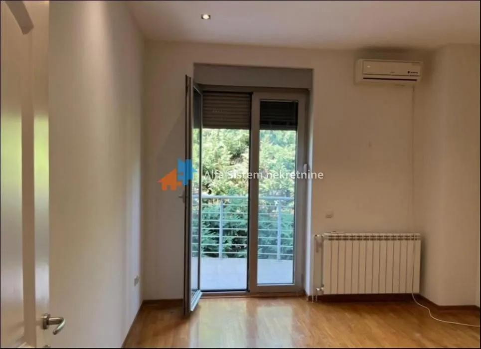 Rent, house, 220m², Senjak, Beograd