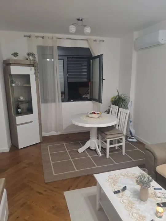 Rent, one bedroom apartment, 44m², Kava, Tivat