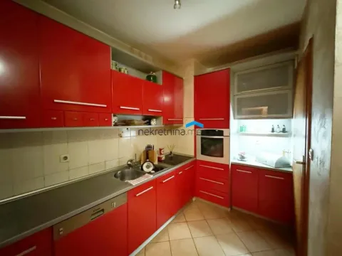 Prodaja, trosoban stan, 119m², Stari Aerodrom, Podgorica - image 2