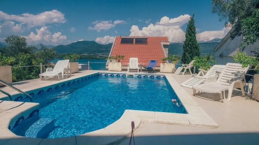 Prodaja, kuća, 220m², Đuraševići, Tivat