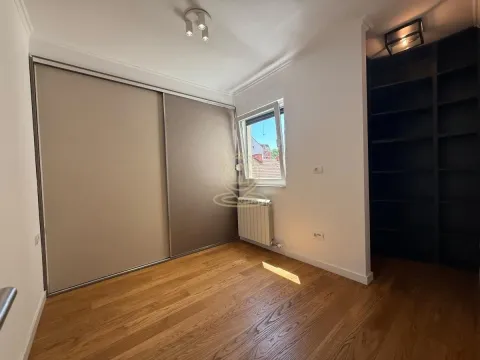 Rent, three bedroom apartment, 57m², Vračar Sve Podlokacije, Beograd - image 11