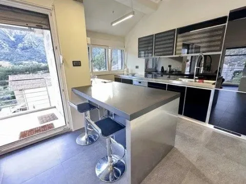 Prodaja, dvosoban stan, 121m², Dobrota, Kotor - image 4