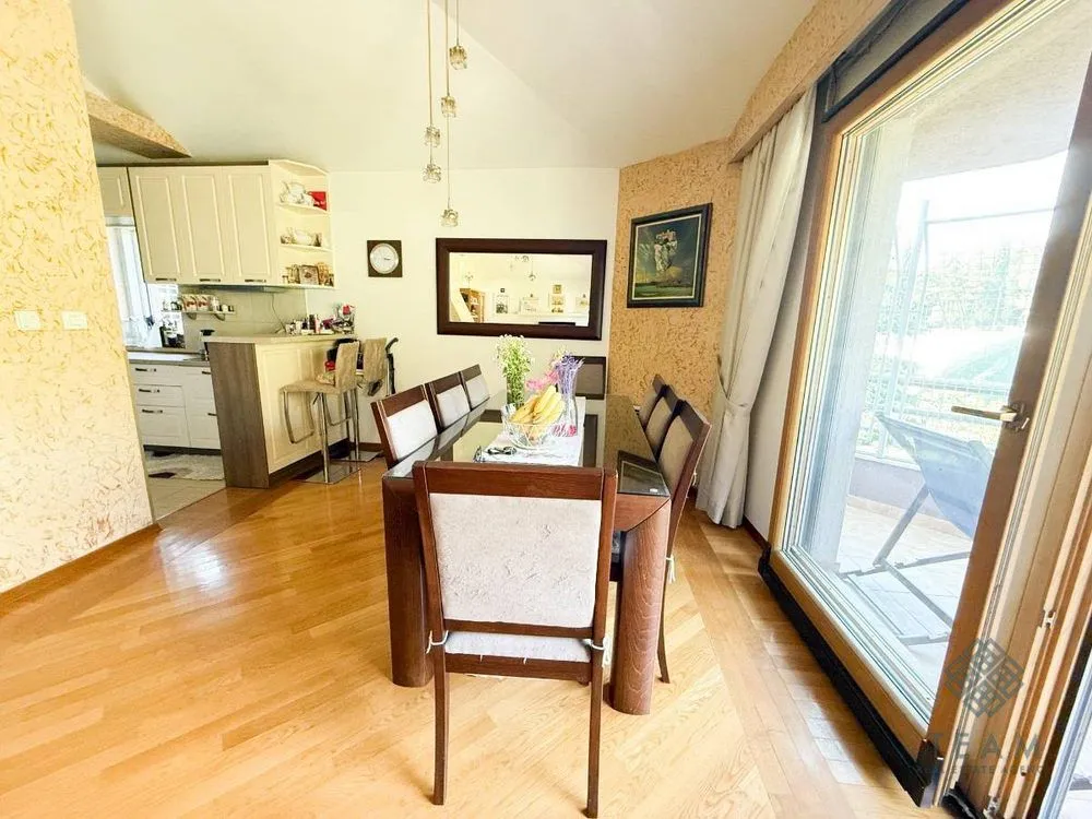 Prodaja, trosoban stan, 136m², Centar, Podgorica