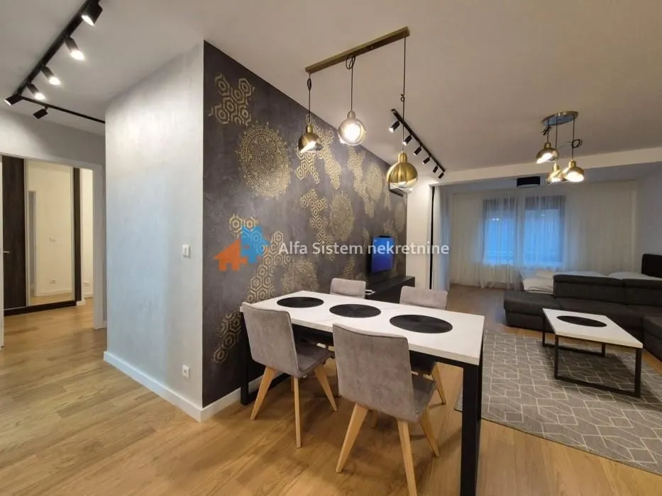 Izdavanje, trosoban stan, 95m², Trošarina, Voždovac Sve Podlokacije
