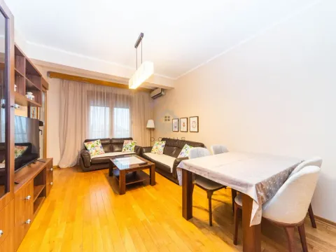 Izdavanje, dvosoban stan, 75m², Krivi Most, Podgorica - image 2