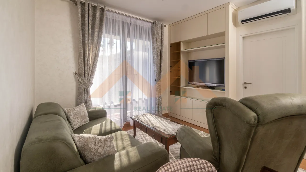 Izdavanje, jednosoban stan, 46m², City Kvart, Podgorica