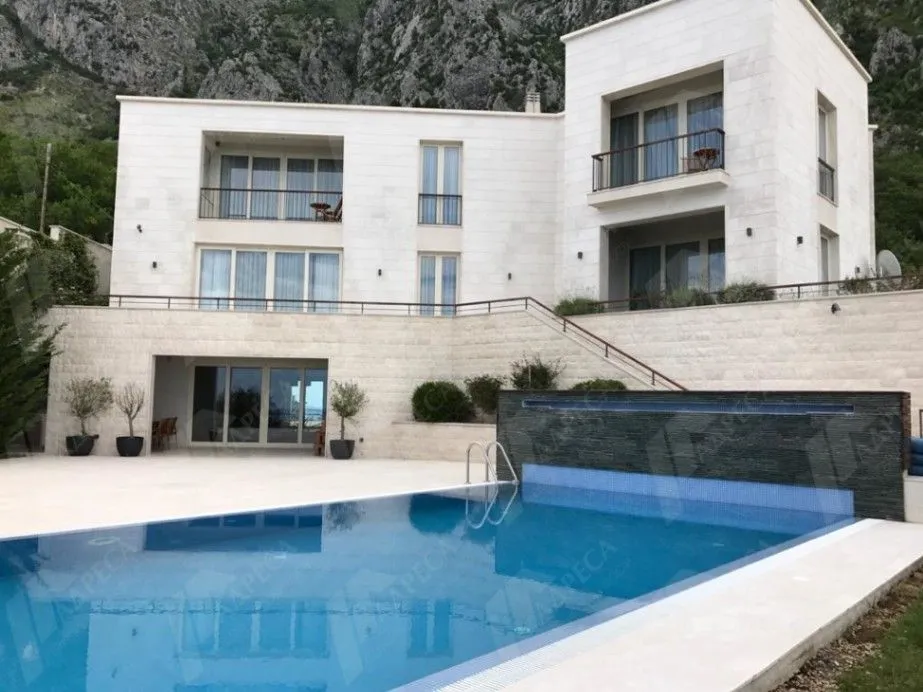 Prodaja, kuća, 600m², Blizikuće, Budva