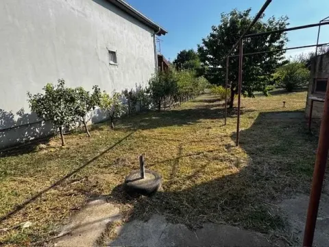 Prodaja, kuća, 188m², Beška, Inđija - image 2