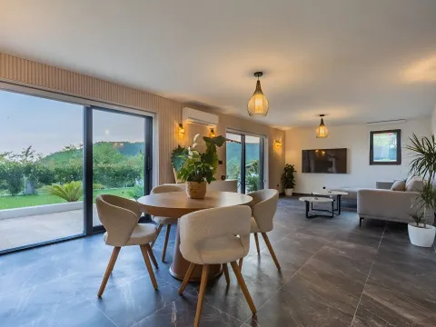 Sale, house, 293m², Markovići, Budva - image 5