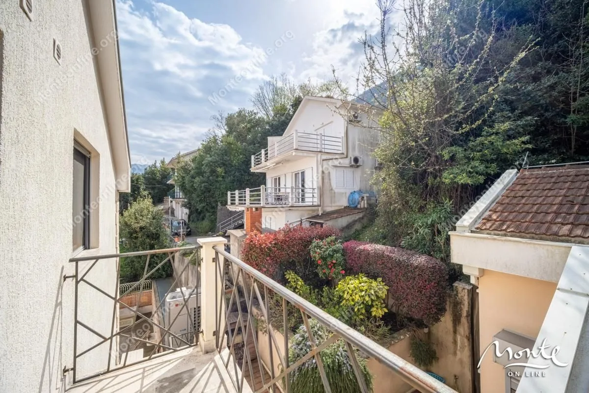 Sale, house, 484m², Stoliv, Kotor
