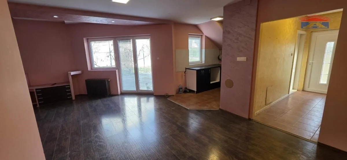 Prodaja, kuća, 312m², Novi Sad, Srbija