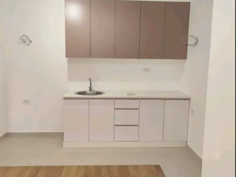 Izdavanje, jednosoban stan, 47m², City Kvart, Podgorica - image 4