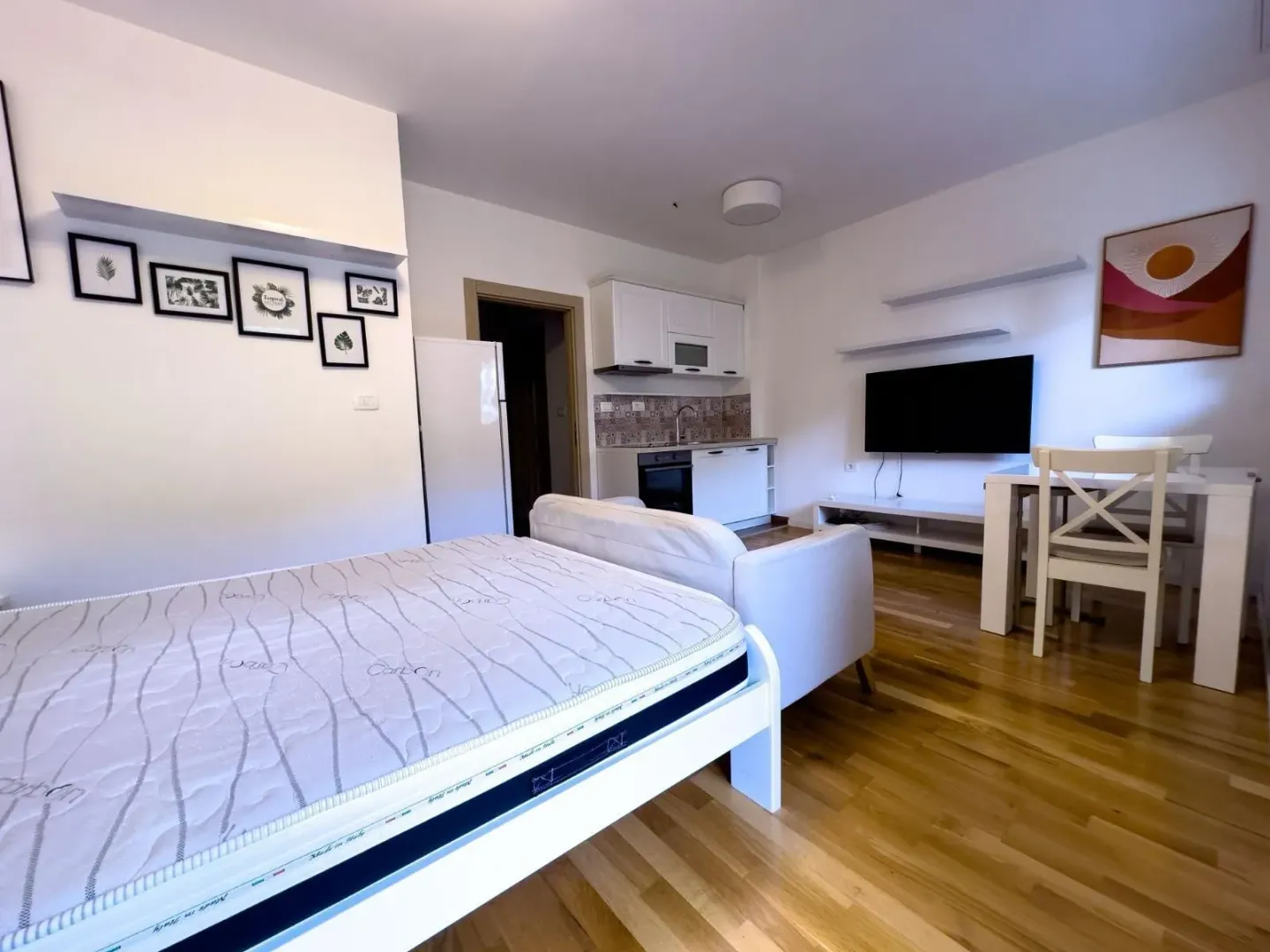 Izdavanje, garsonjera, 40m², Budva, Crna Gora